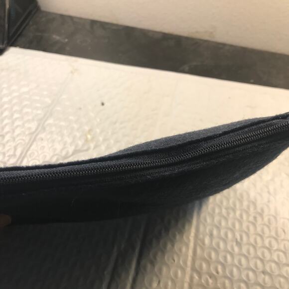 SHINOLA  DETROIT American Airlines Travel Case Blue Felt Zip Closure - Picture 3 of 7